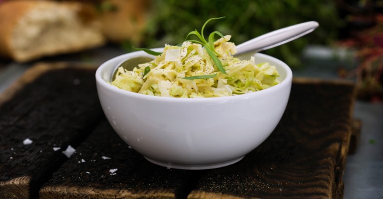 Coleslaw med schalottenlök och apelsin