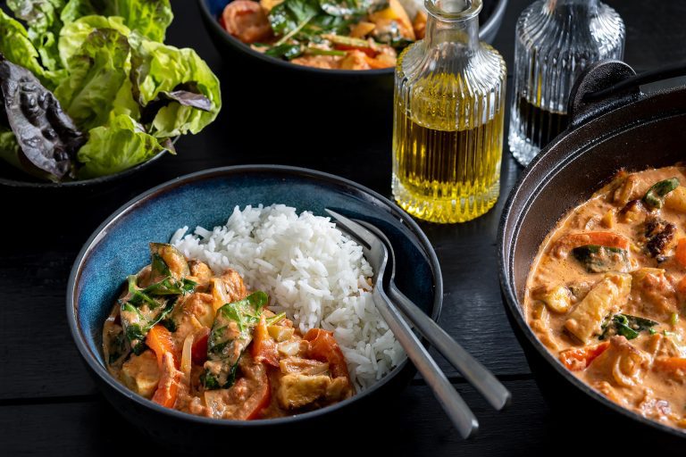 Halloumi stroganoff med vitlök och paprika