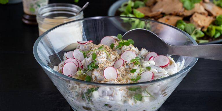 Potatissallad med pac choi och äpple