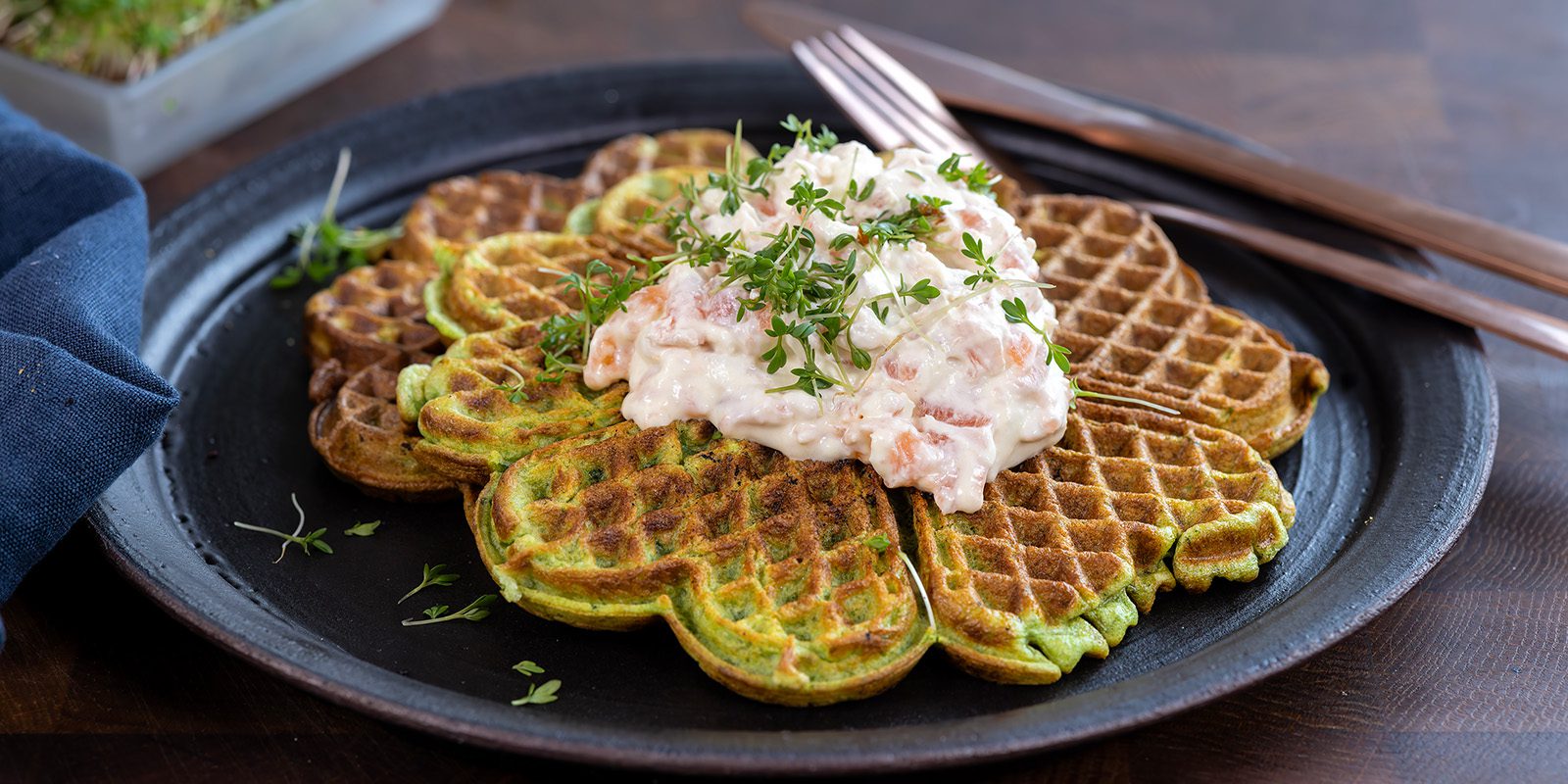 Spenatvåffla med lax och wasabi