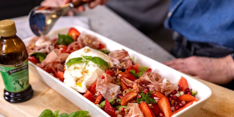 Röd sommarsallad med pärlcouscous