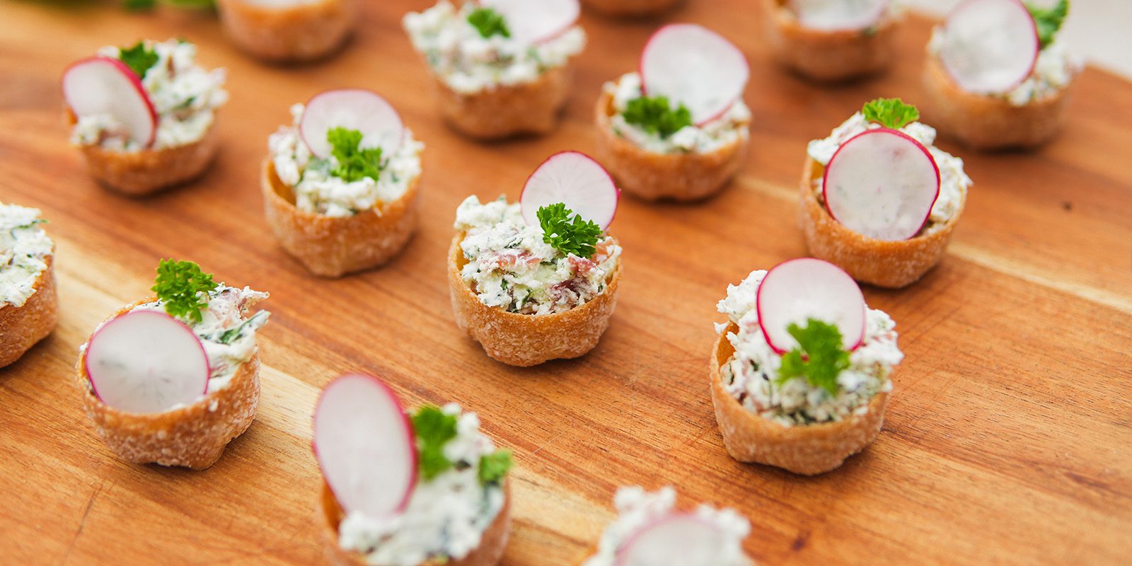 Krustader med mascarpone och parma