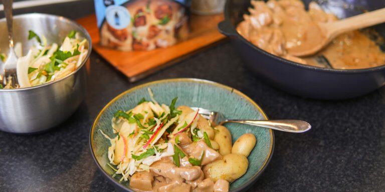 Just add Svamp och Dragonfläskytterfilé med potatis och syrlig vitkålssallad