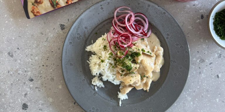 Just add Vitlök och Parmesansås med kyckling och ris