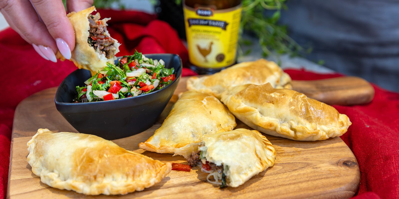 Julia empanadas med kryddig färs och spenat