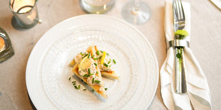 Hummerskagen på toast