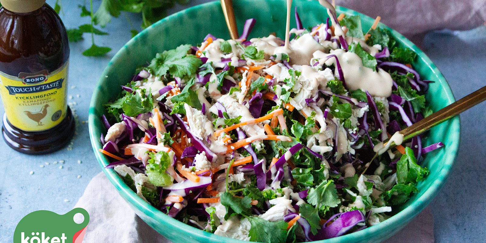 Asiatisk kycklingsallad med sesamdressing