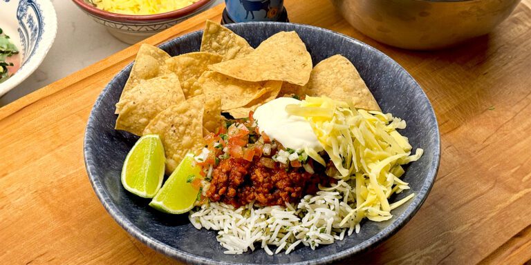 Chili med korianderris och Pico de gallo