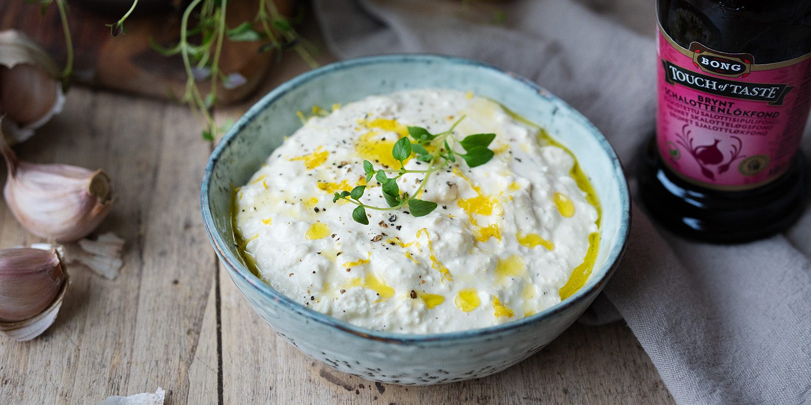 Krämig fetaoströra med smak av citron och schalottenlök